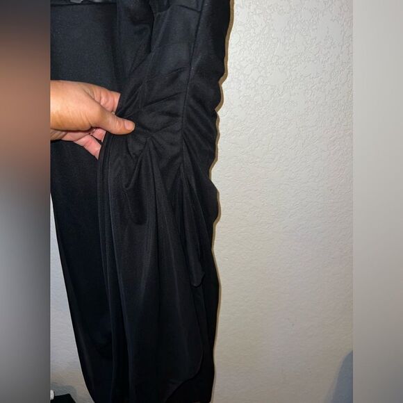 NWOT- David's Bridal Black Sleeveless Long Mesh Dress Illusion Neckline SIZE 10 - Picture 8 of 9